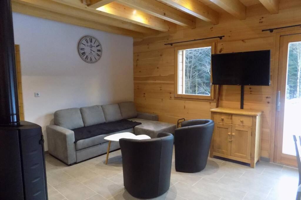 Chalet Des Charbonniers Avec Etang Saint-Maurice-sur-Moselle Buitenkant foto